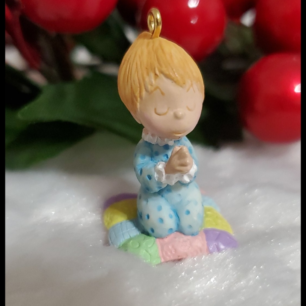 BETSEY CLARK HALLMARK 'Betsey's Prayer' 1998 HTF more available - Picture 3 of 7